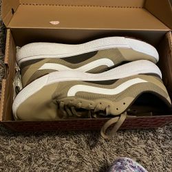 Vans Lace Up Low Tops Ultra range Pro