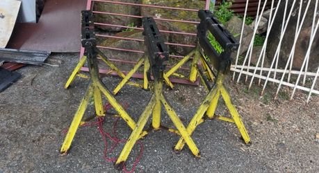 Jack stands