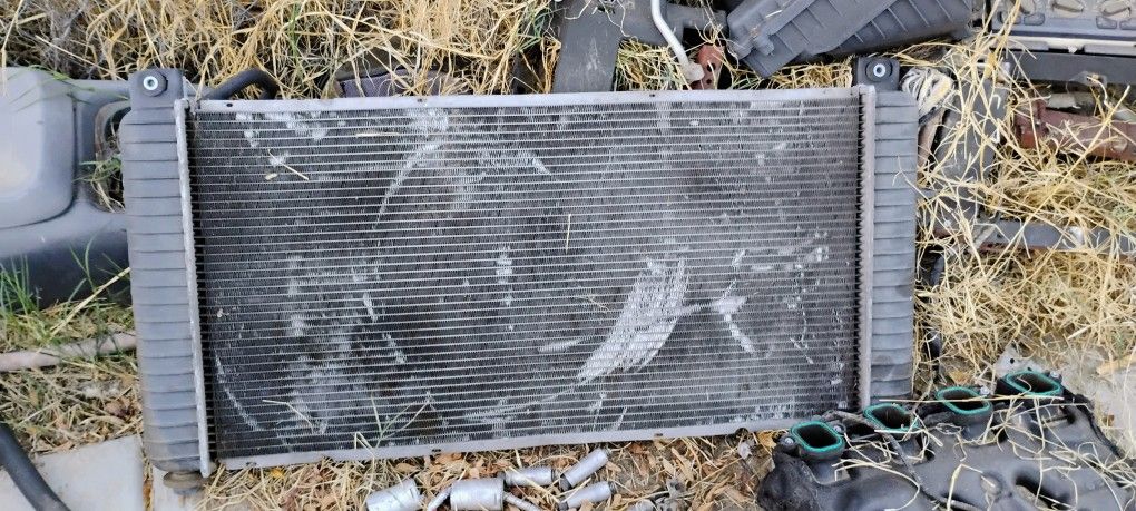 2008 Silverado Radiator And Condenser Parts