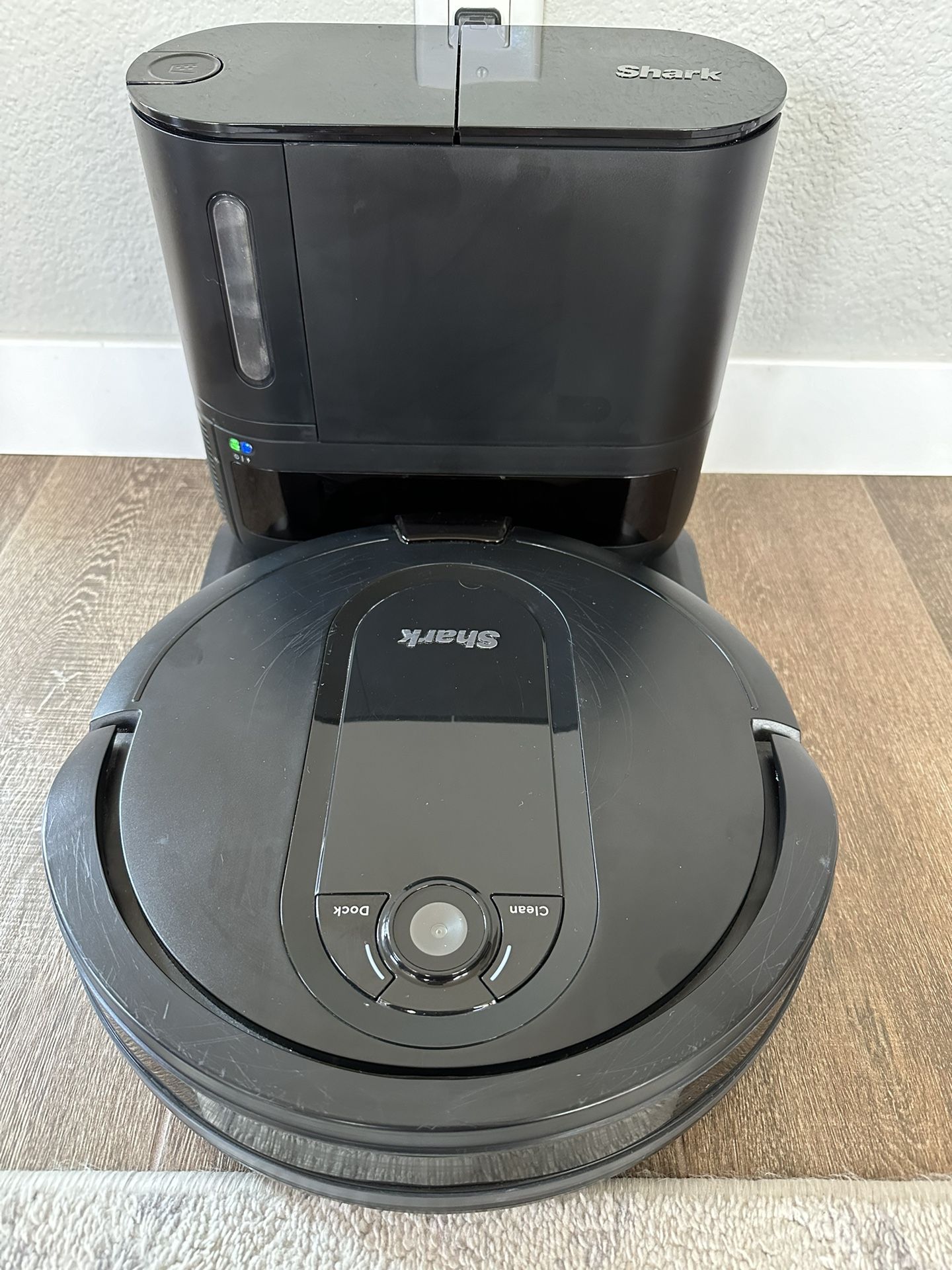 Shark EZ Robot Vacuum RV912S with Self-Empty Base, Bagless, WiFi