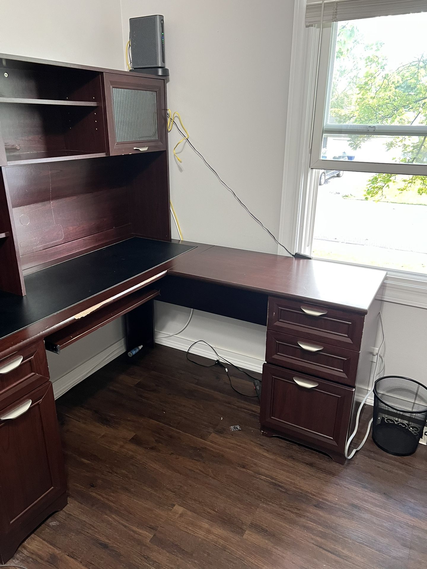 Realspace Magellan 58"W Hutch For Corner/LDesk, Classic Cherry for