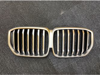 BMW X5 2024–2026 OEM Kidney Grille – Front Grille Used