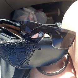Versace Woman's Sunglasses With Authenticity And Case