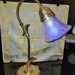 Beautiful Vintage Brass Table Lamp With Leaves Decor 