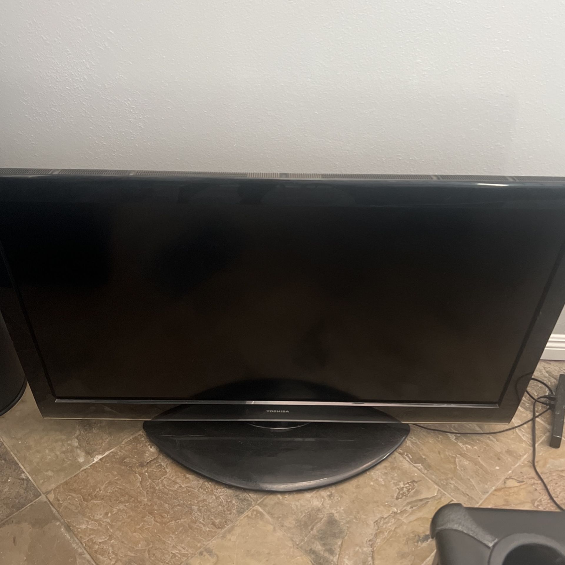 Toshiba 55G310U 55-Inch 1080p 120 Hz LCD HDTV, Black (2011 Model