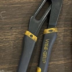Vise grip slip joint pliers