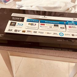 Sony Blu ray disc/ dvd player BDP-S780