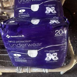 Women Diapers Large 7$ Each