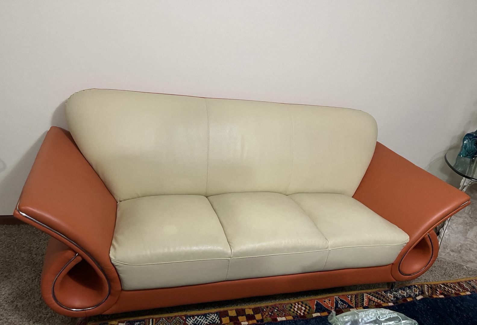 Beautiful 3 Seater sofa In Dual Color