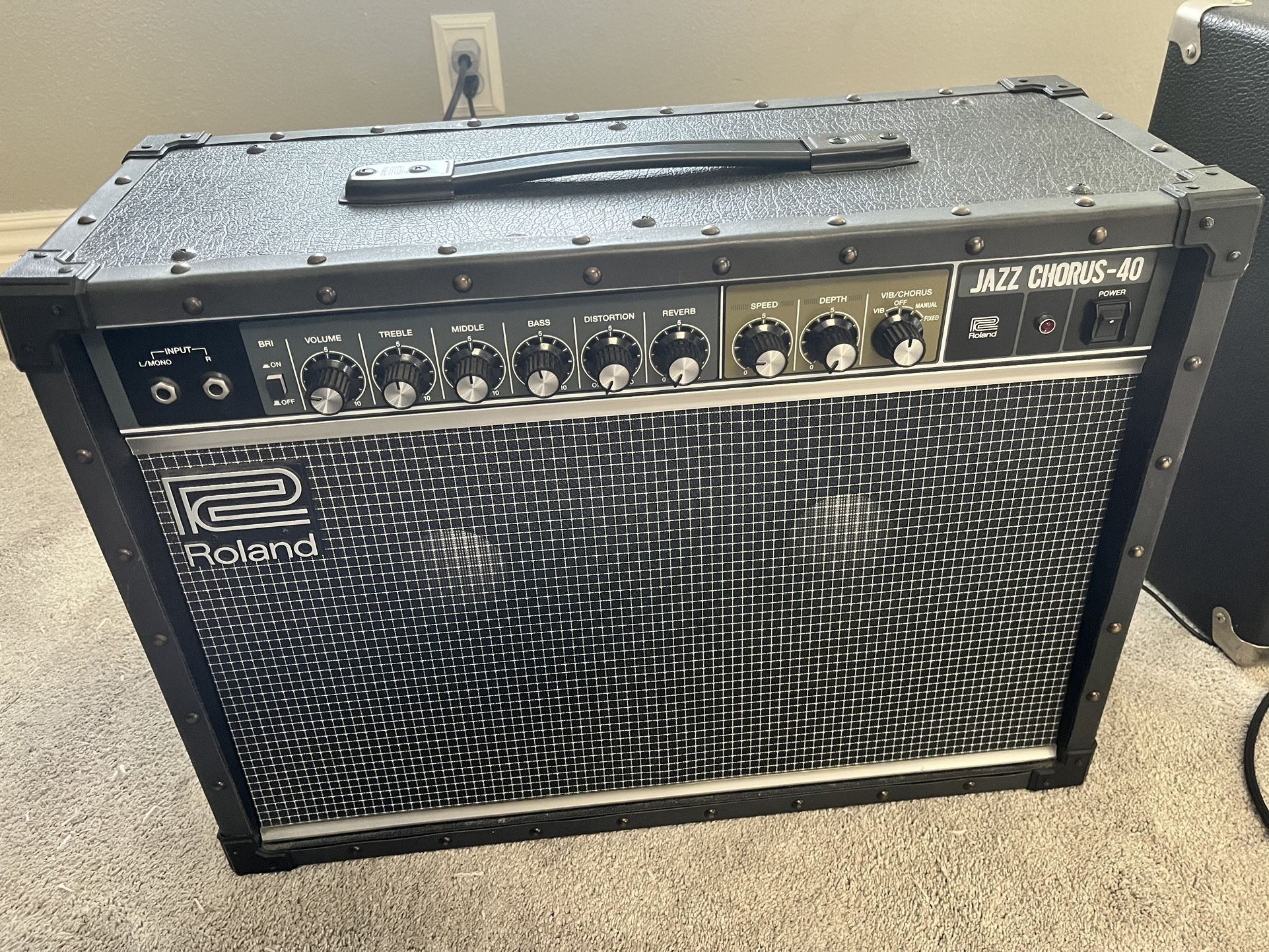 Fully Functional Roland Jazz Chorus 40 Watt