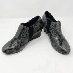 NEW Vionic Black/Gray Ankle Boot Women's Size