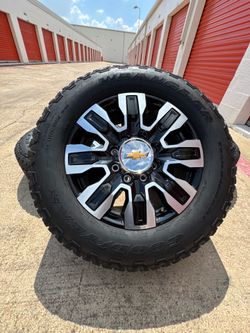 20s Chevy gmc 2500 Oem New 8x180 Rims Rines Wheels And tires 8lug