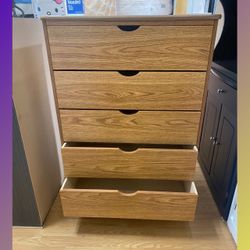 5 drawers dresser / Five drawers dresser
