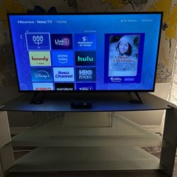 43” Roku Smart TV/TV Stand
