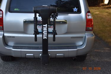 Thule 2-Bike hitch mount rack