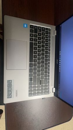 Acer Chrome Book, Logitech Mouse
