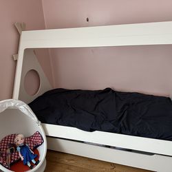 Twin Bed frame With trundle 