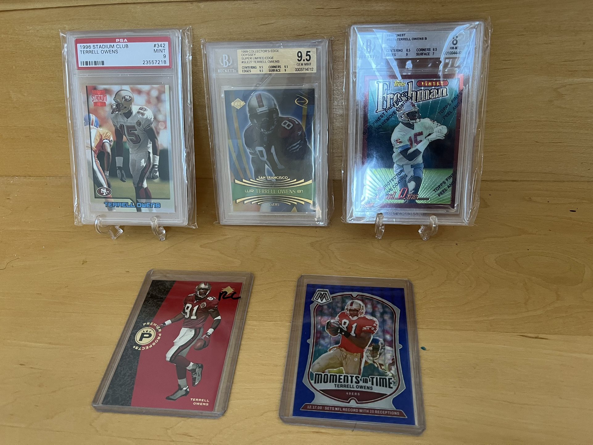 Terrell Owens Football Card Lot – 5 Cards Including Rookie SP Premier