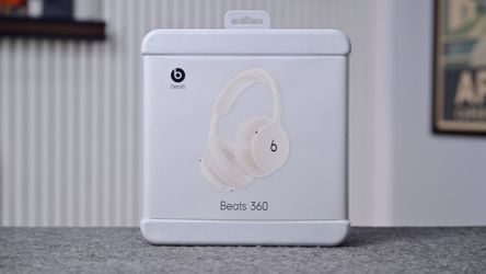Beats 360 headphones, Cloud white