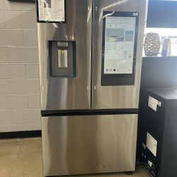 SAMSUNG FAMILY HUB 30 Cu Ft 