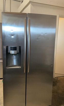 Samsung Side-by-Side Stainless Steel Refrigerator
