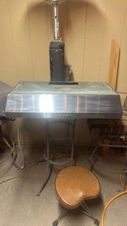 Range Hood & Microwave