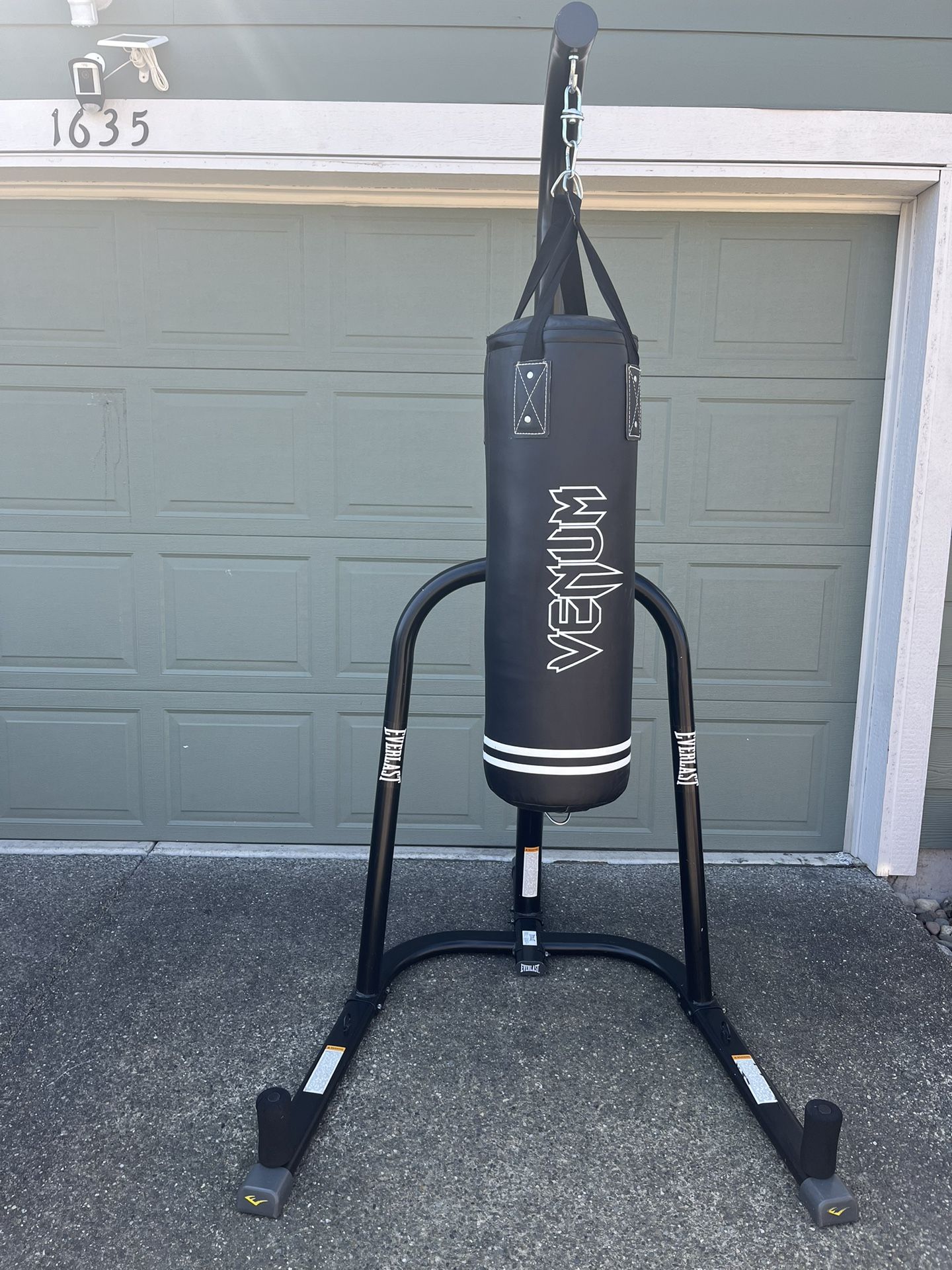Everlast Boxing Stand