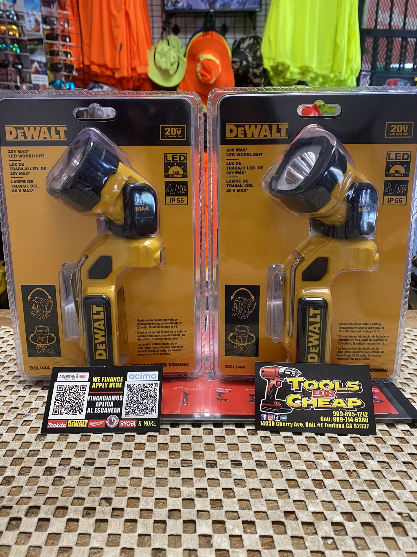 DEWALT 20V MAX Cordless LED Work Light $49 EACH