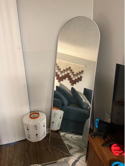 Full Body Length Mirror - Metal Arch Mirror **LIKE NEW CONDITION