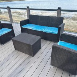 Juego de sillas de piscina con su mesita