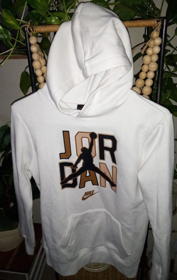 IN MERCED FIRM ‼️NEW JORDAN HOODIE SIZE 12/13