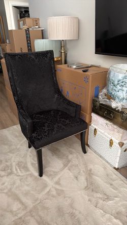 Beautiful velvet black chair