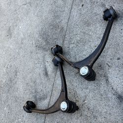 Front Upper Control Arms Lexus GS ( removed)-