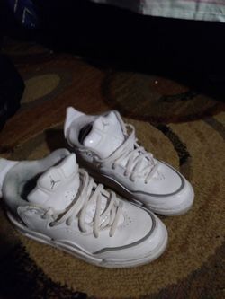 New white jordans size 3.5