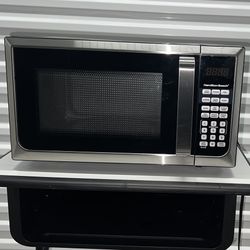 Hamilton Beach .9 Cu Ft microwave 