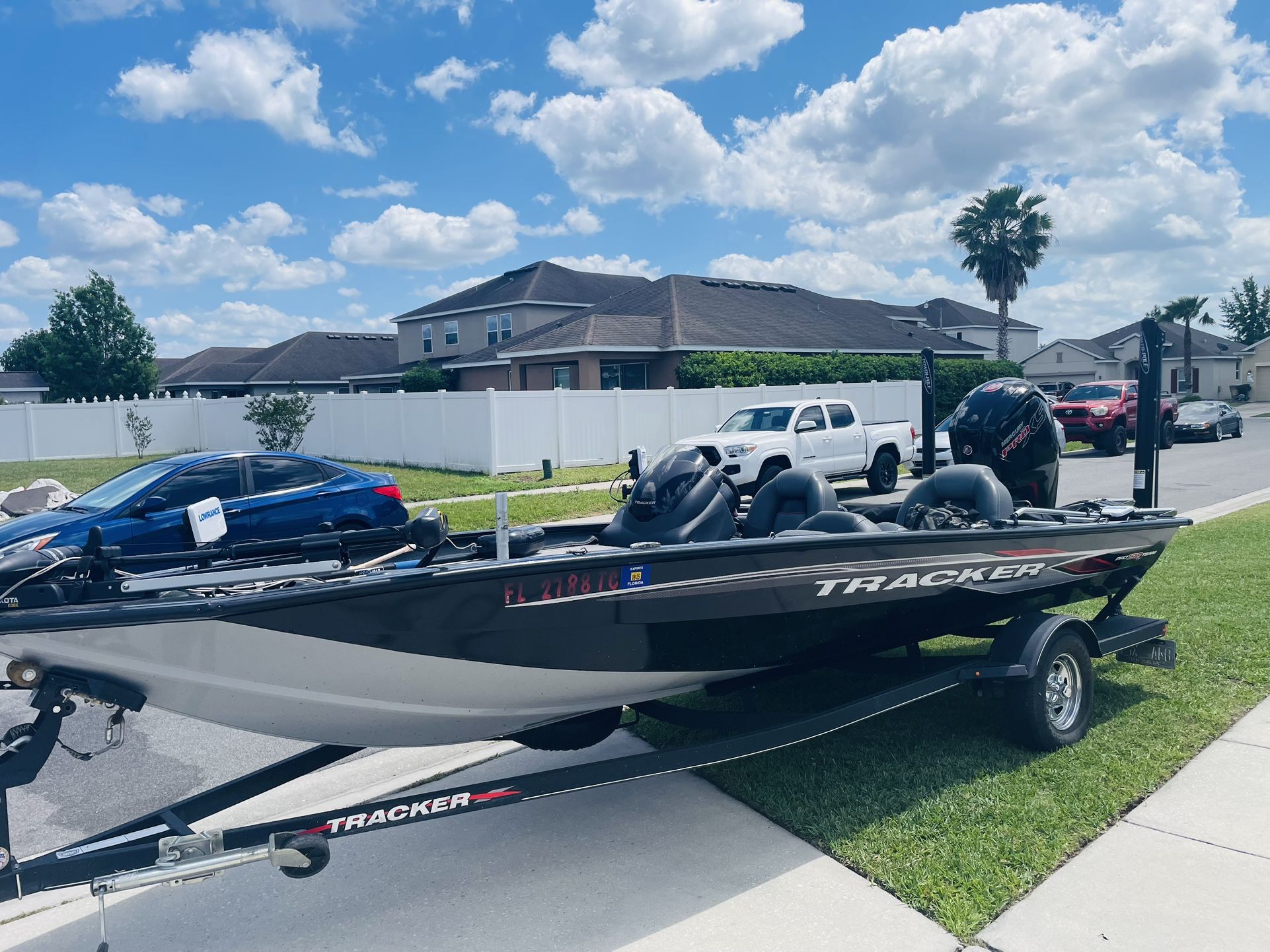 2021 Tracker Pro team 190tx w115 elpt pro xs with trailer
