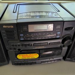 Aiwa CD Dual Cassette Player (Read Description)