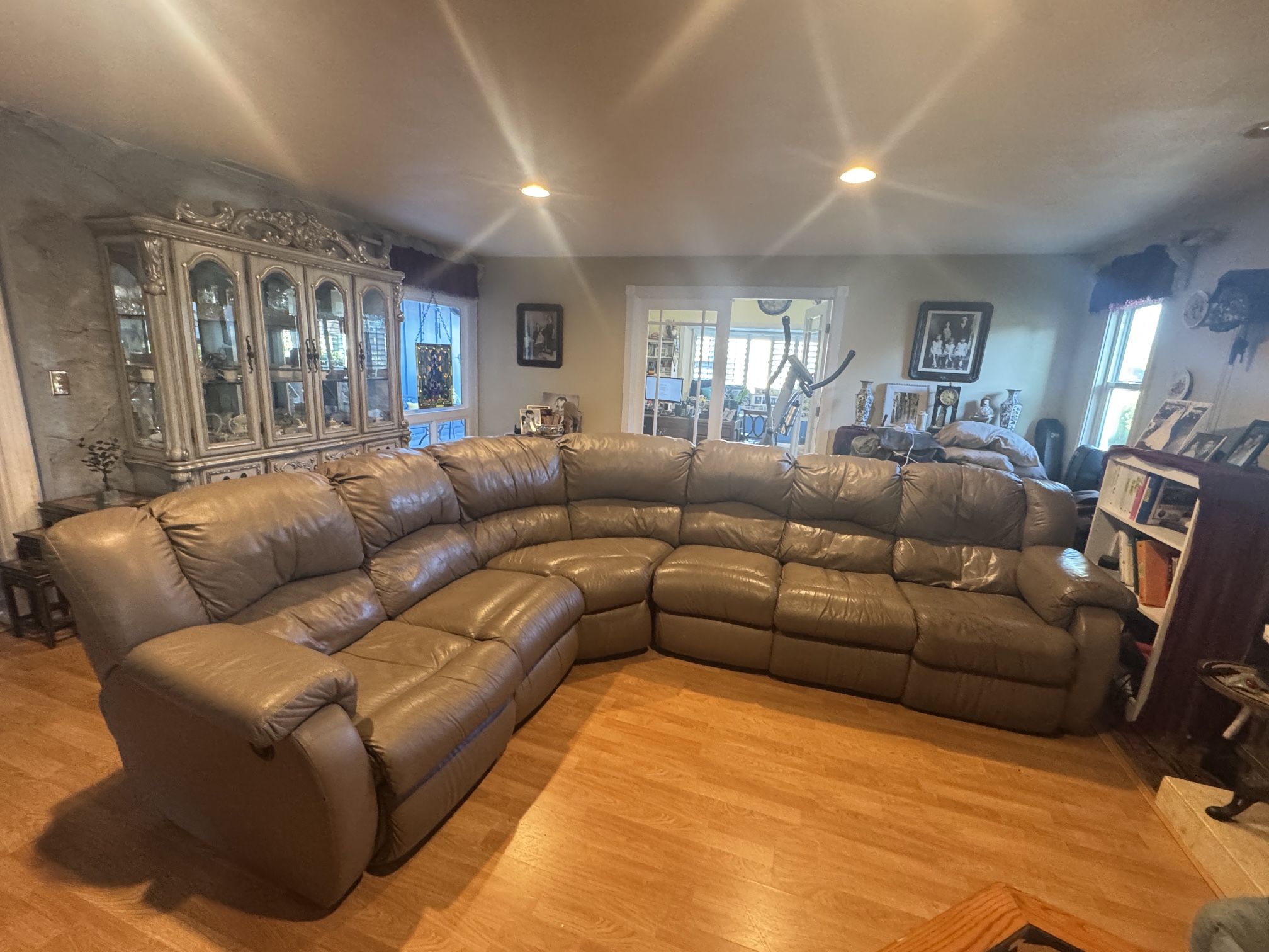 Plush Italian Leather Reclining Sectional Couch U Shaped $475