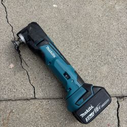  Makita 18V LXT Lithium-Ion Cordless Variable Speed Oscillating Multi-Tool With Battery