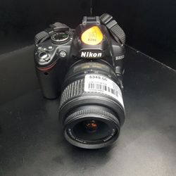 Nikon 3000 w/ 18-55mm Lens