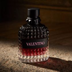 Cologne / Para Hombre Valentino Uomo Born in Roma Intense Eau de Parfum
