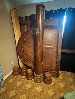 King size bed post
