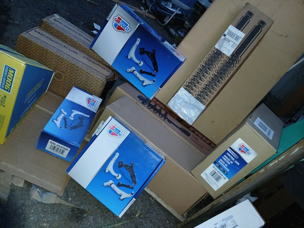 Control Arms And Struts For Various Makes And Model Car,suv,sedan and Trucks