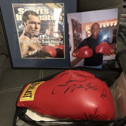 Floyd Mayweather Signed Boxing Glove 