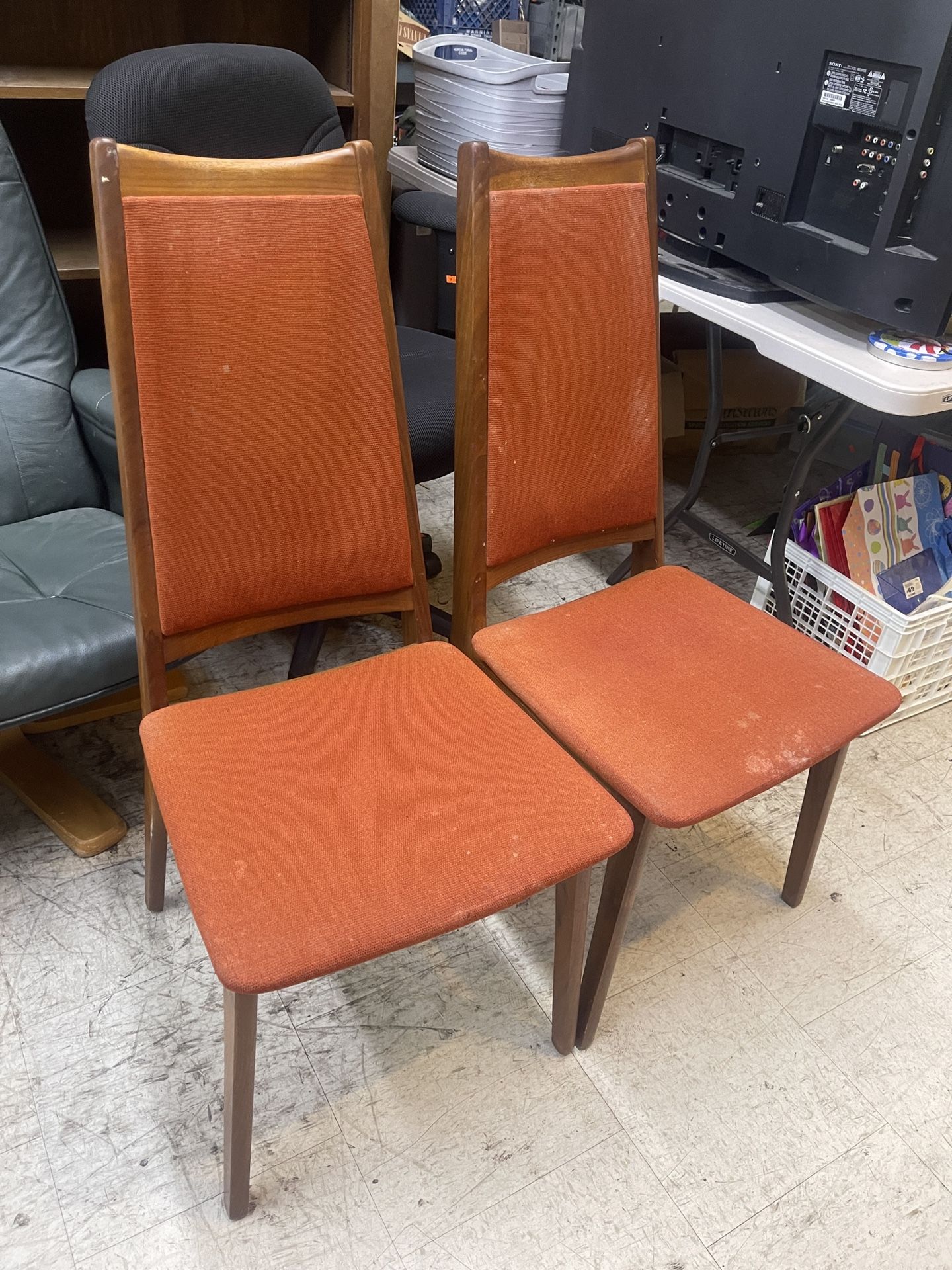 2 VINTAGE MID CENTURY DANISH MODERN GUDME DINING TABLE CHAIRS PAIR SET