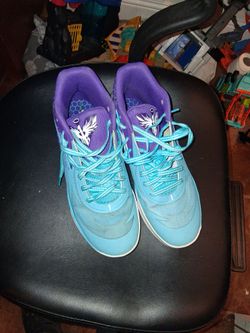 MB2s basketball shoes size 11