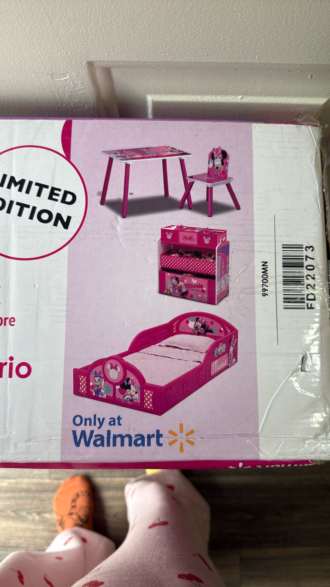 Minnie Mouse bed and accessories