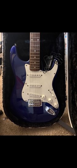 Squier Stratocaster Blue - Beginner Bundle with Hard Case maybe headset and amp