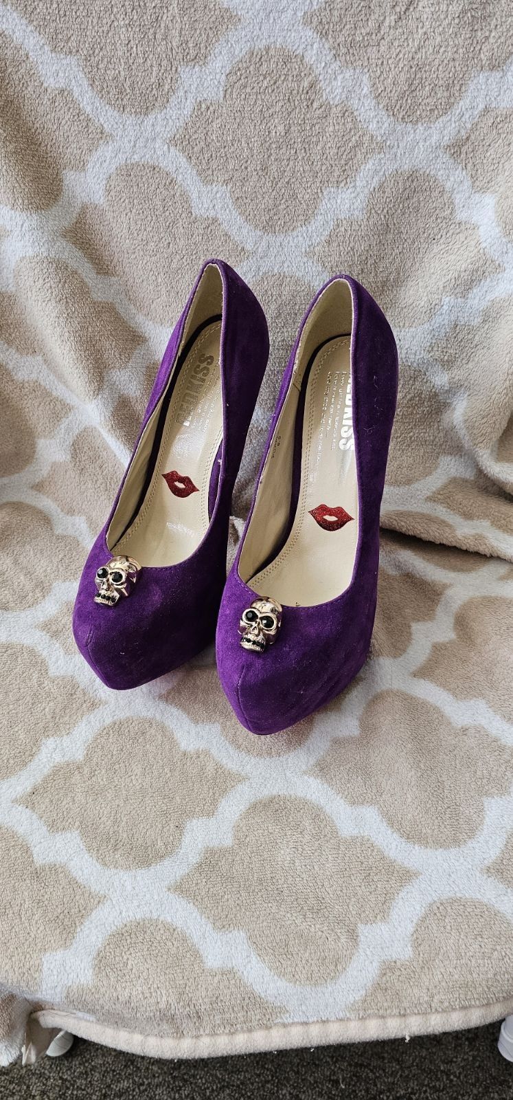 Purple Skull Red Kiss Heels