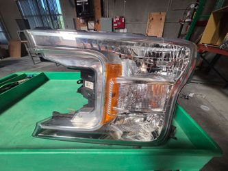 OEM Headlight Pair (Driver + Passenger) Ford
